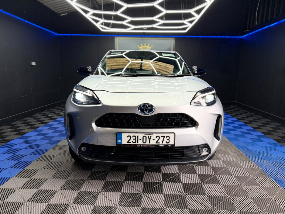 2023 Toyota Yaris Cross - image 4