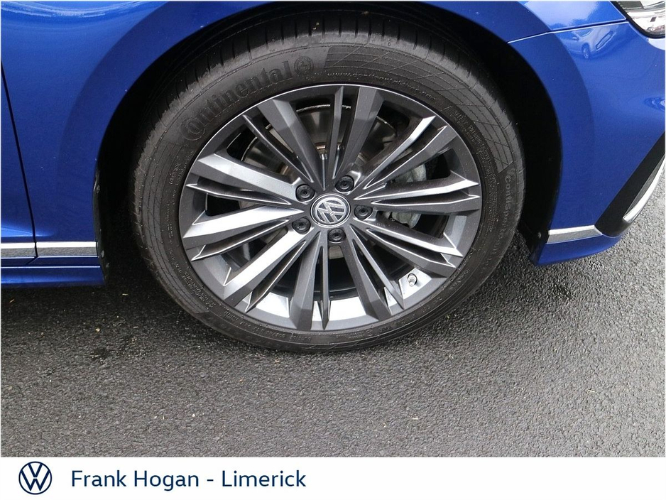 2020 Volkswagen Passat - image 9