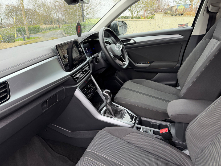 2023 Volkswagen T-Roc - image 16