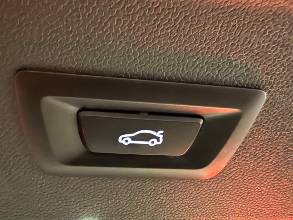 2023 BMW iX - image 28