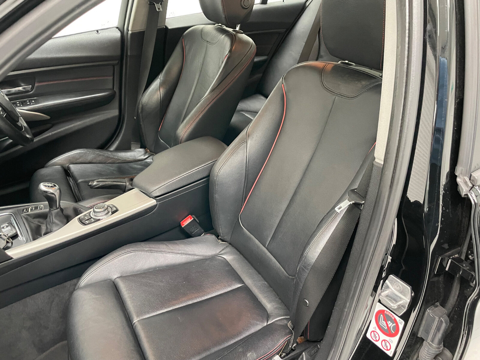 2017 BMW 3 Series - image 19