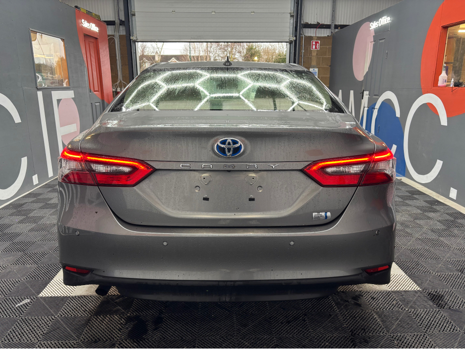 2022 Toyota Camry €29950 2022 Toyota Camry Hybrid Automatic - Reverse Camera - Cruise Control €29,950
