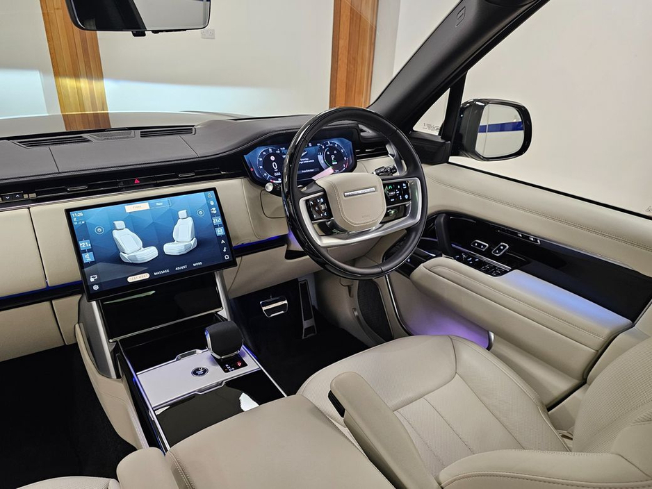 2025 Land Rover Range Rover - image 10