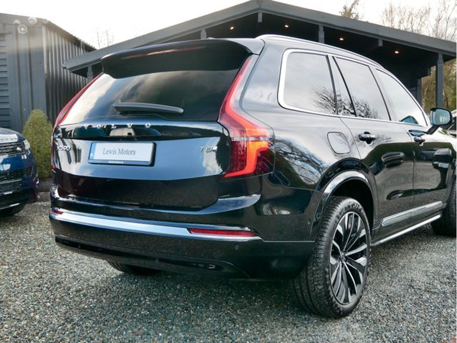 2025 Volvo XC90 - image 11