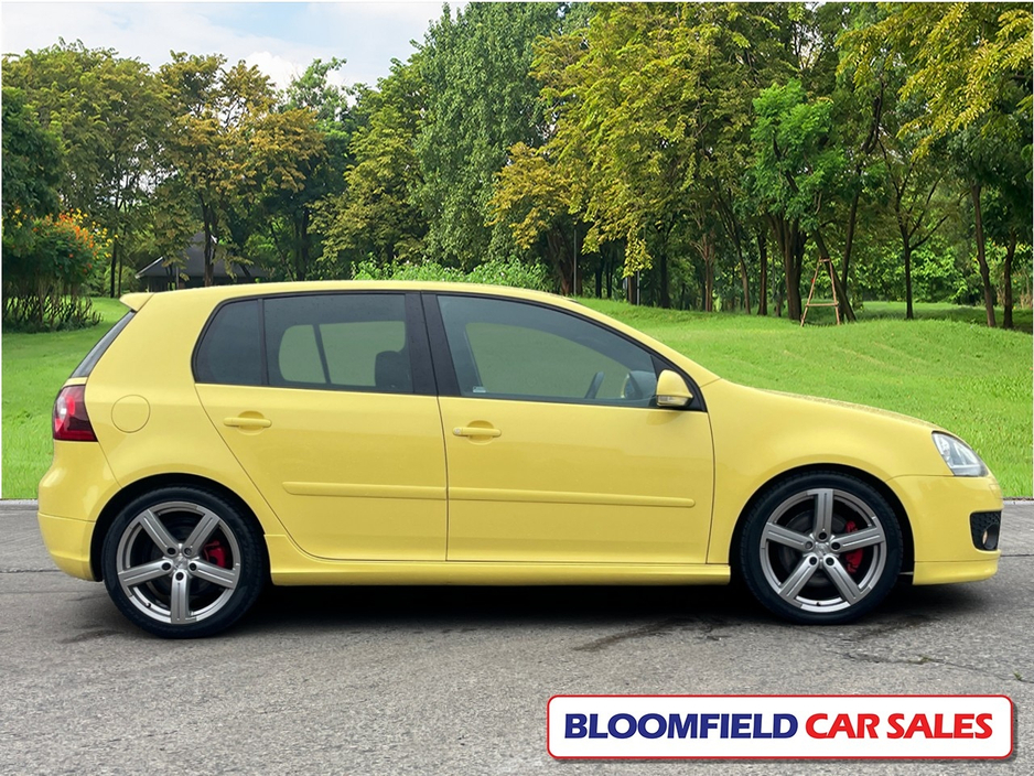 2009 Volkswagen Golf - image 8