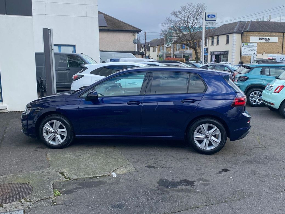 2022 Volkswagen Golf - image 6