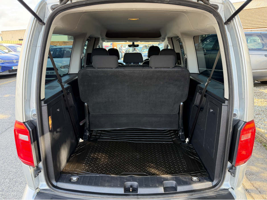 2016 Volkswagen Caddy - image 23