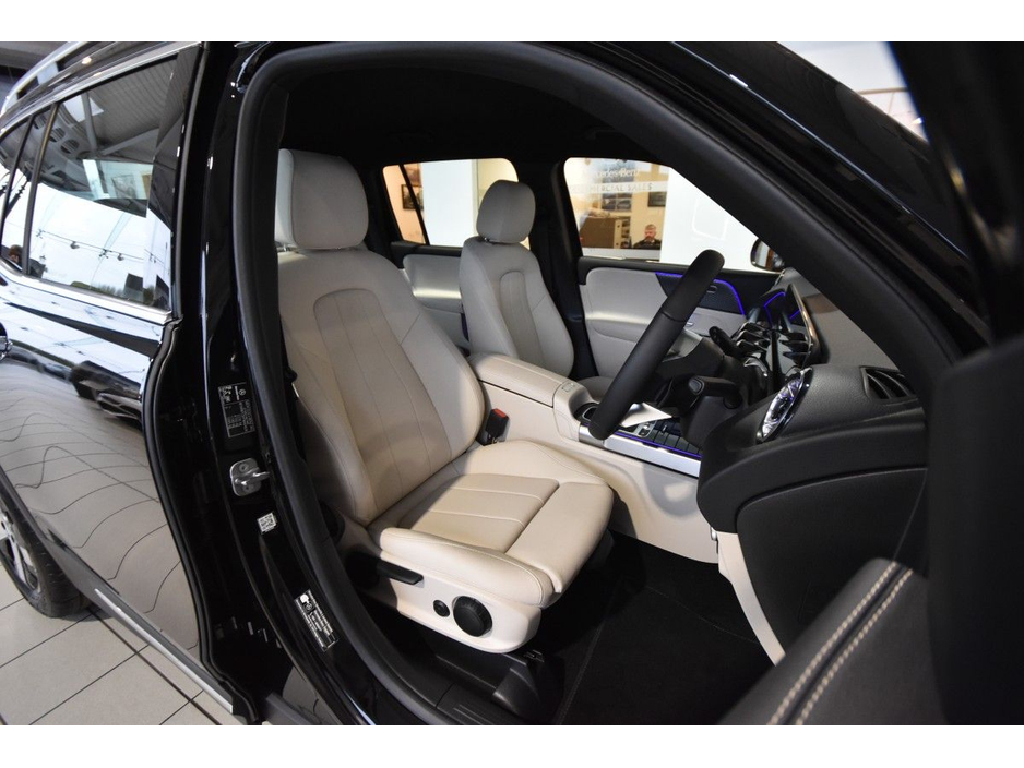 2026 Mercedes-Benz GLB - image 8