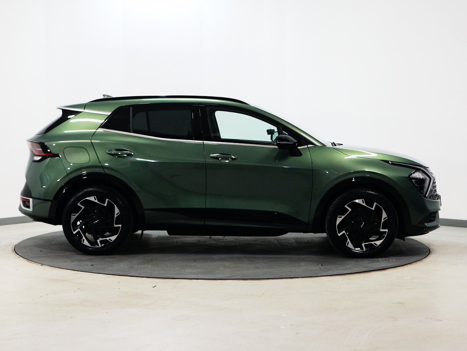 2023 Kia Sportage - image 2
