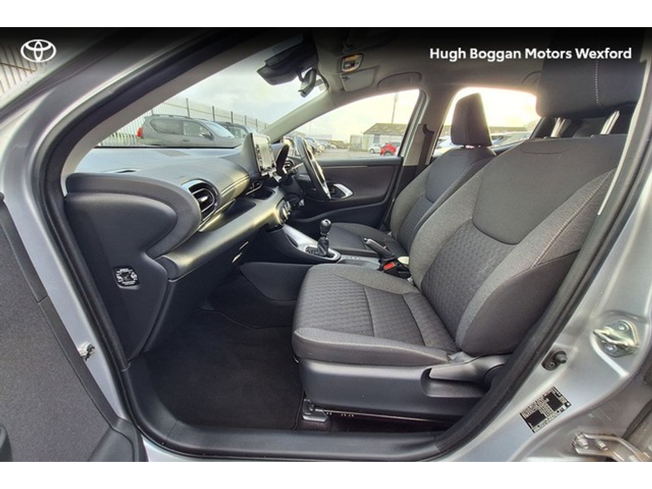 2023 Toyota Yaris YARIS 1.5 LUNA MANUAL TRANSMISSION!