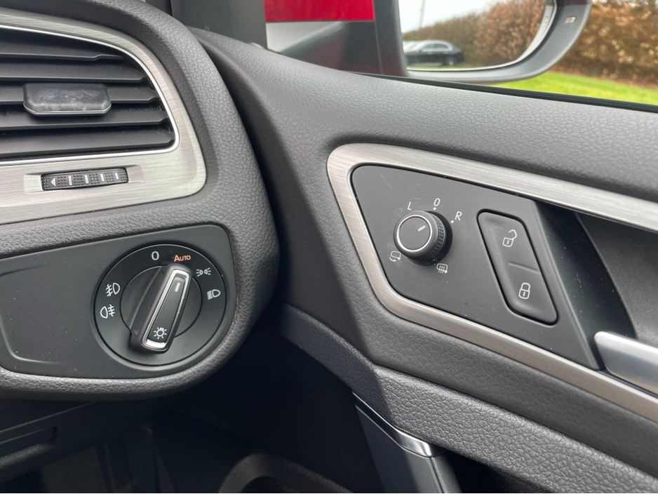 2017 Volkswagen Golf - image 19