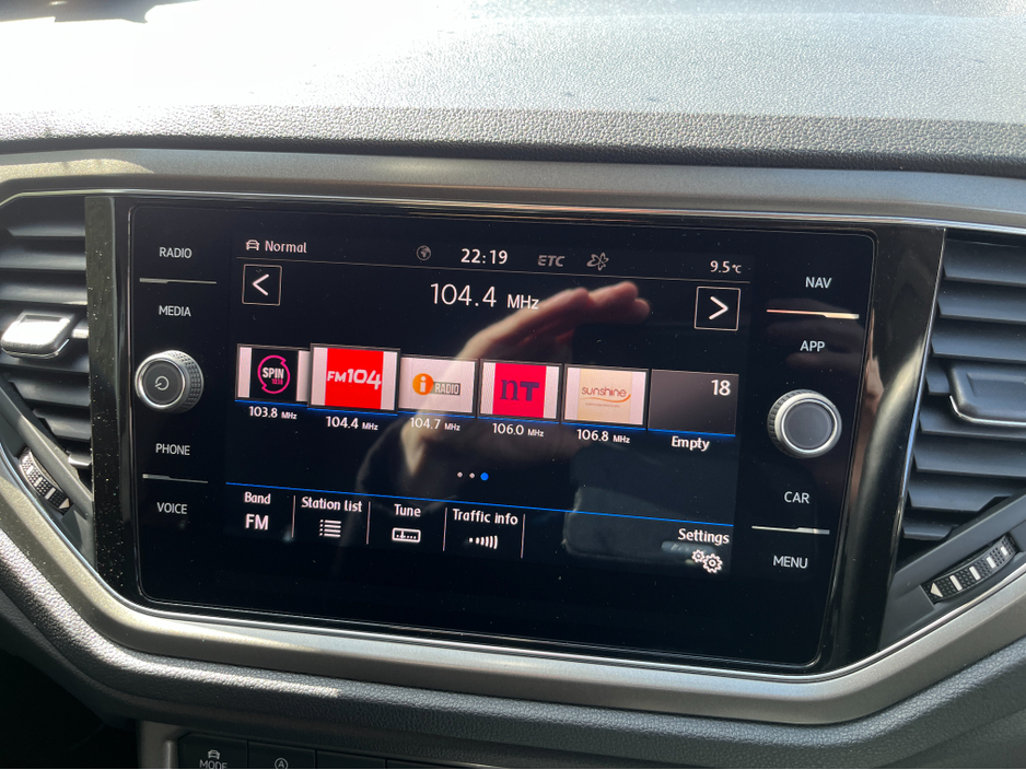 2021 Volkswagen T-Roc - image 23