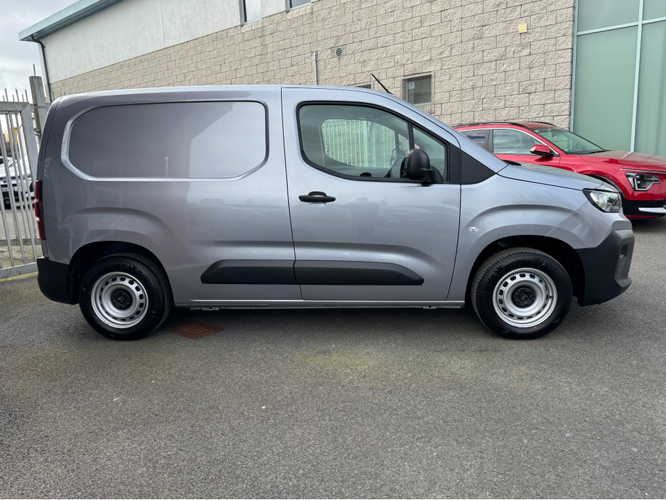 2026 Citroen Berlingo - image 7