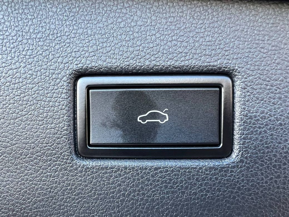 2020 Volkswagen Tiguan - image 15