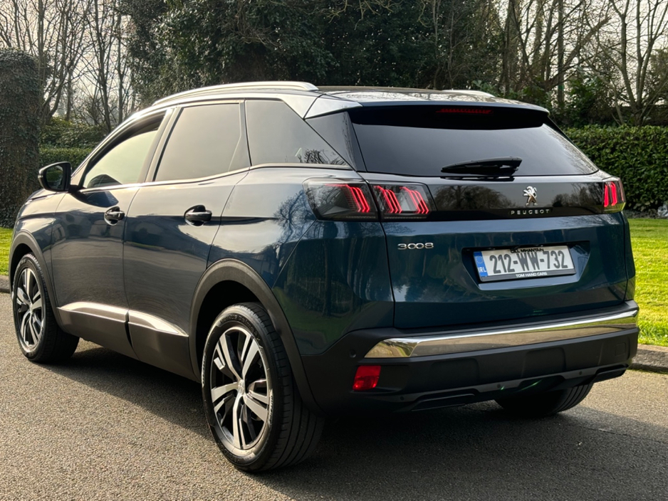 2021 Peugeot 3008 - image 3