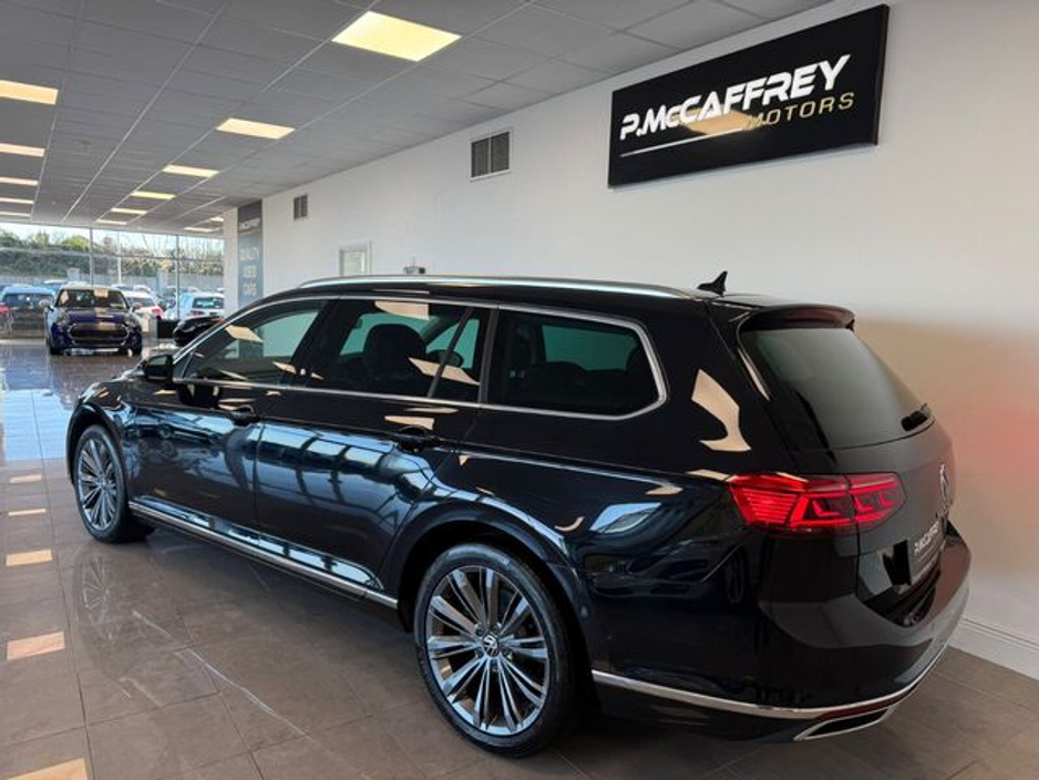 2022 Volkswagen Passat 2.0 TDI 150HP Elegance DSG €29,995