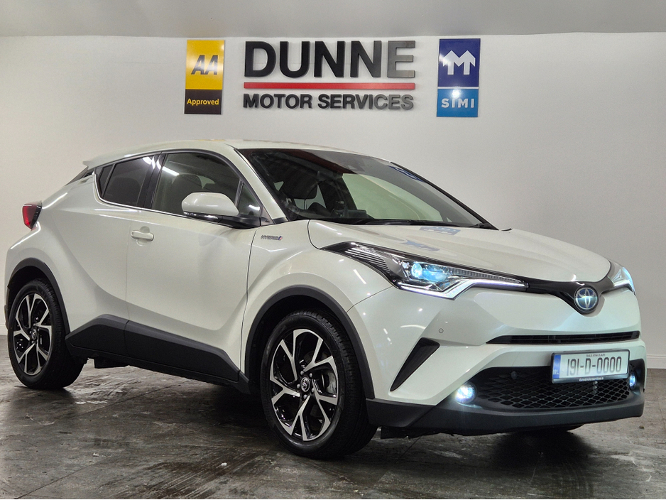 2019 Toyota C-HR **SPORT HYBRID**AUTO**KEYLESS ENTRY AND START**ANDROID/APPLE RADIO MEDIA UNIT**18" DIAMOND CUT ALLOYS**REVERSE CAMERA**HALF LEATHER SEATS**LANE DEPARTURE WARNING**ADAPTIVE CRUISE CONTROL**BLIND SPOT €21,949