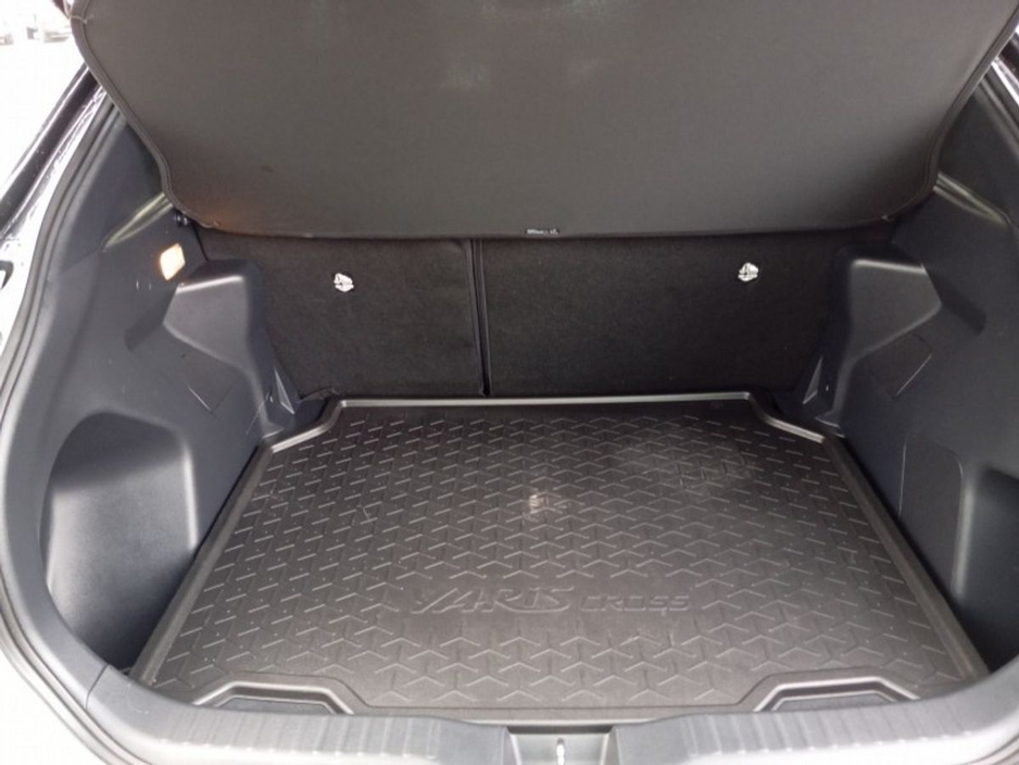 2024 Toyota Yaris Cross 1.5 Hybrid Luna Sport (Pearl white) €30,850