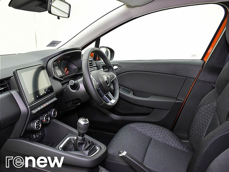 2021 Renault Clio - image 5