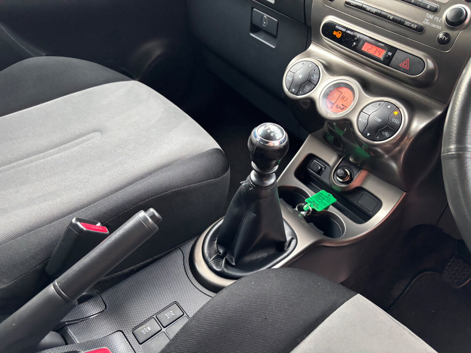 2011 Toyota Urban Cruiser - image 6