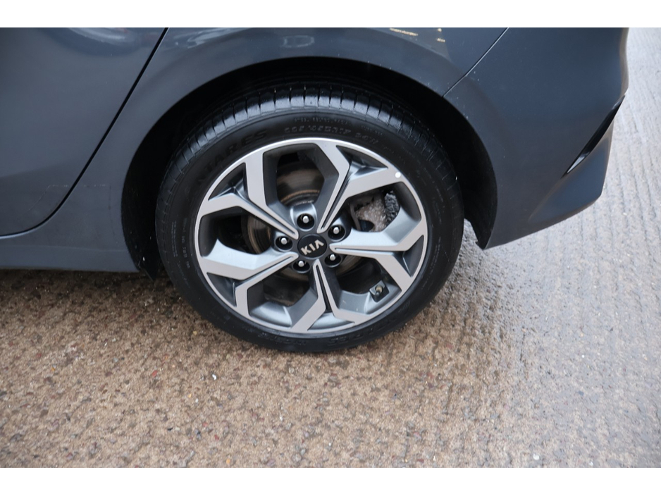 2019 Kia Ceed - image 13