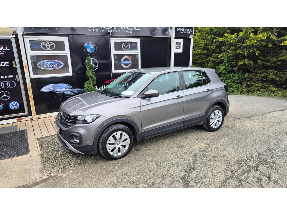 2020 Volkswagen T-Cross - image 4