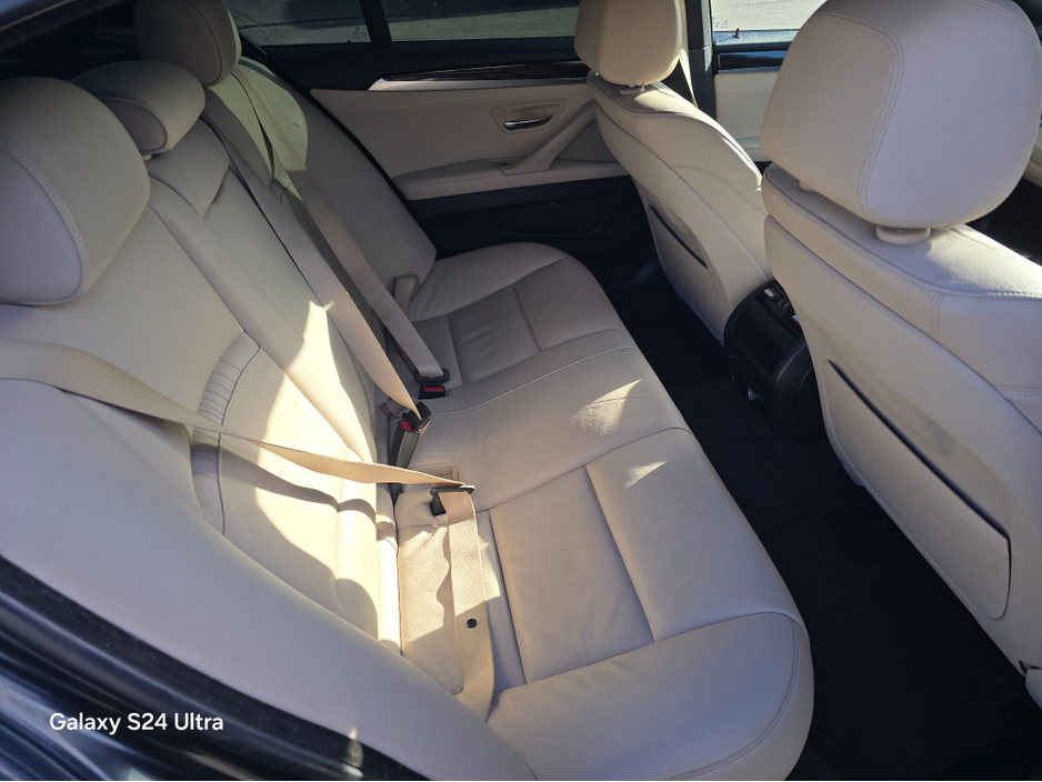 2015 BMW 5 Series - image 10
