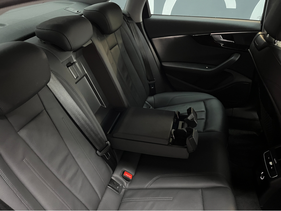 2020 Audi A4 - image 14