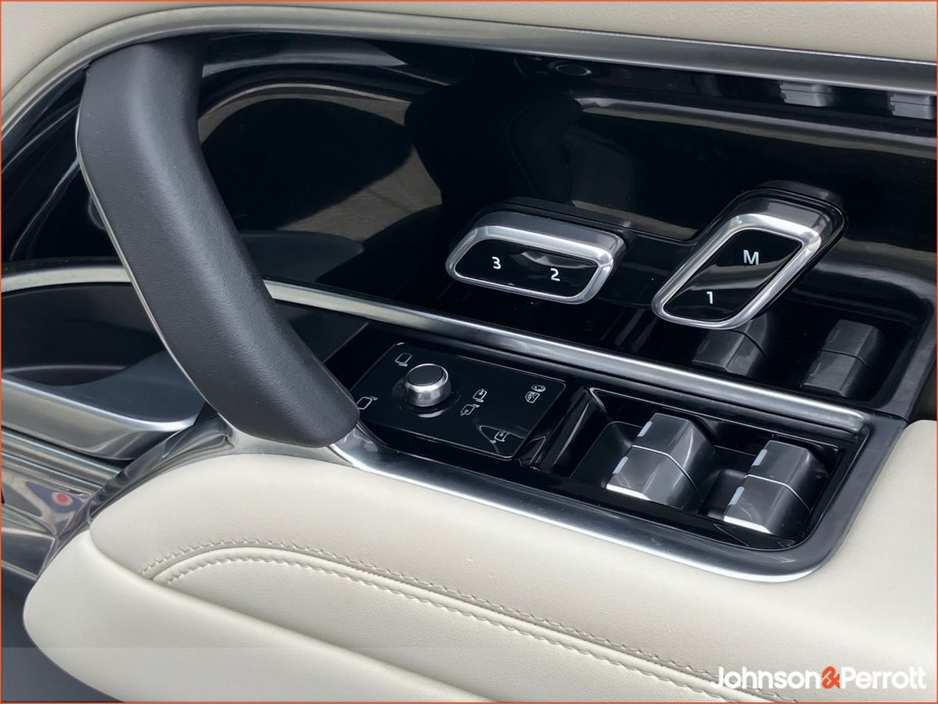 2024 Land Rover Range Rover - image 21