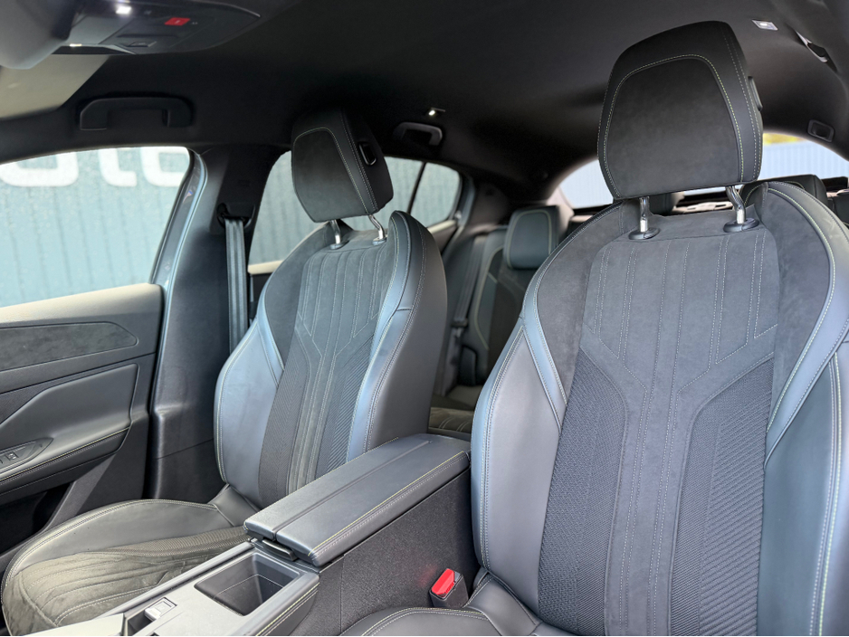 2024 Peugeot 408 - image 40