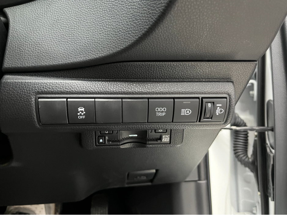 2025 Toyota Corolla - image 11