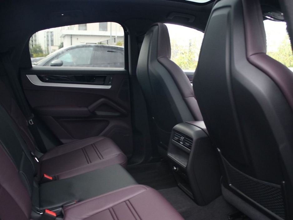 2025 Porsche Cayenne E-Hybrid Coupe €126,000