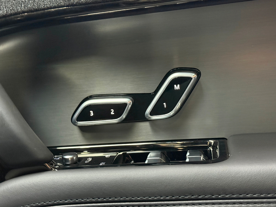 2024 Land Rover Range Rover Sport - image 17