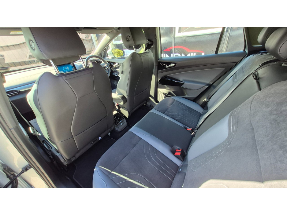 2023 Volkswagen ID.4 - image 11