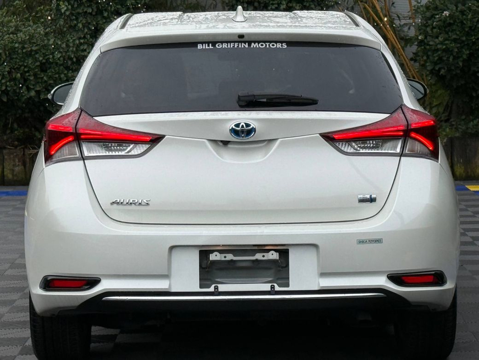 2016 Toyota Auris - image 16