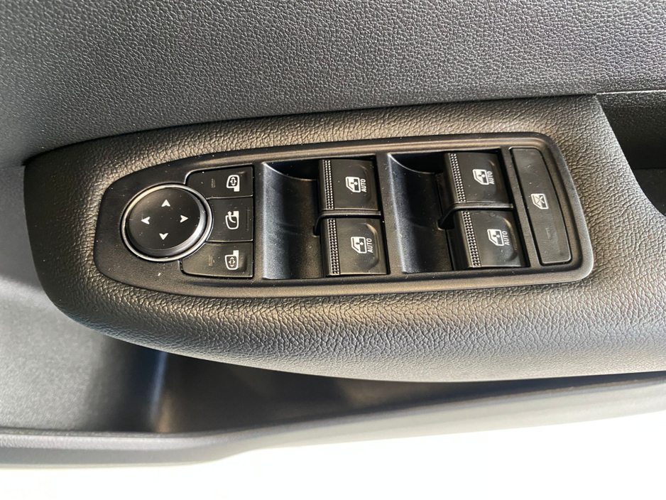 2022 Renault Arkana - image 17