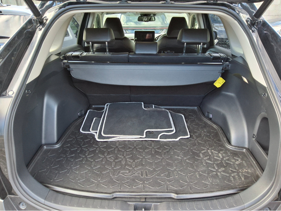 2023 Toyota Rav4 - image 21