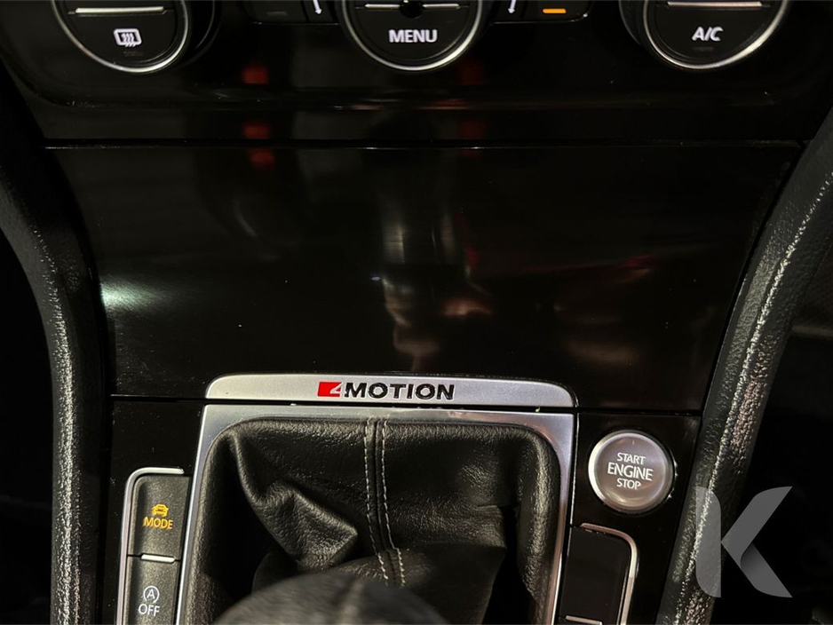 2015 Volkswagen Golf - image 30