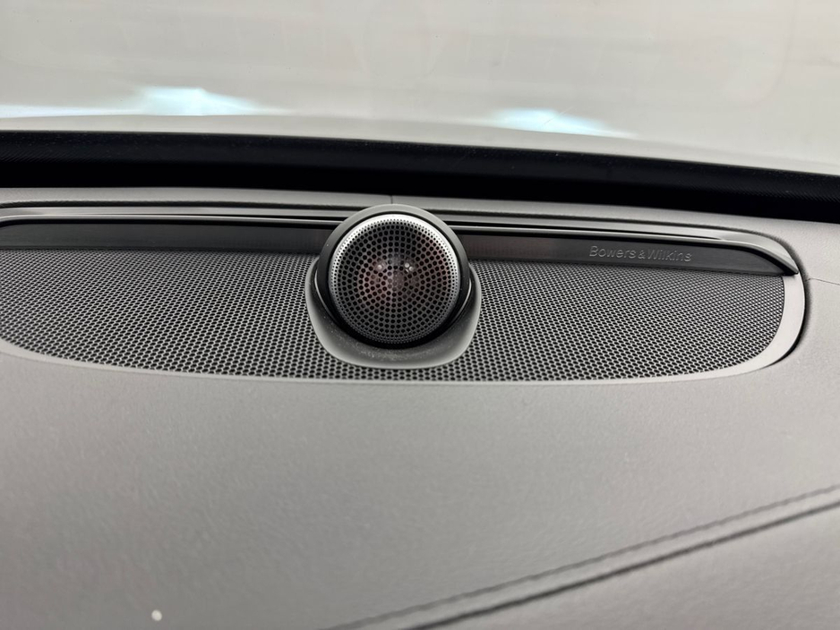 2023 Volvo XC90 - image 22