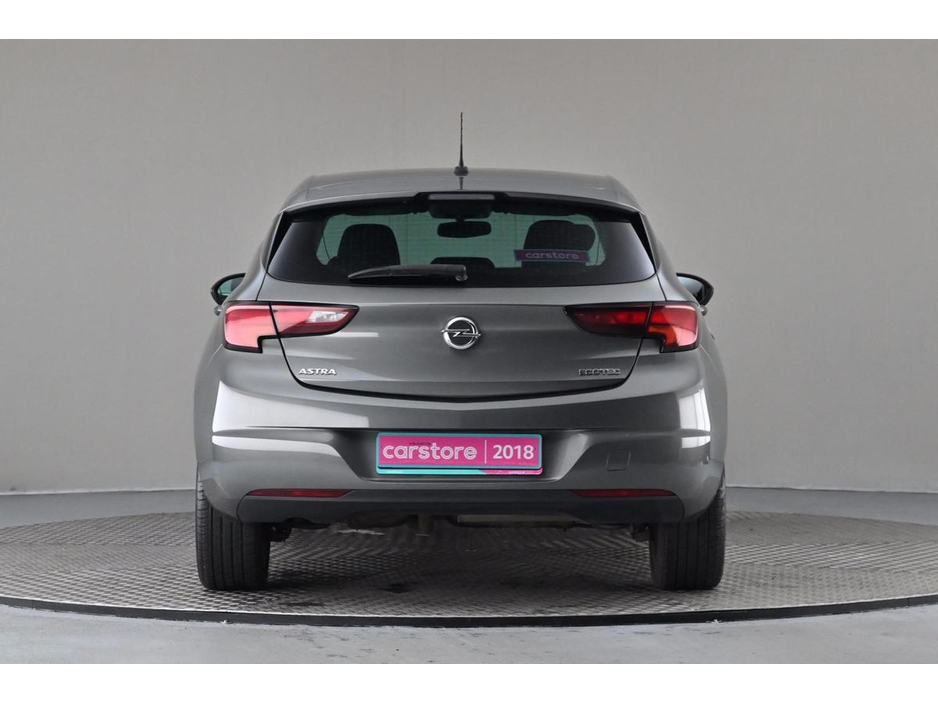 2018 Opel Astra - image 8