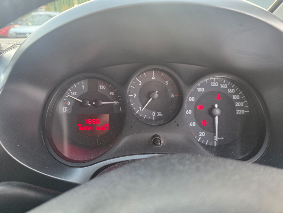 2009 SEAT Leon - image 13