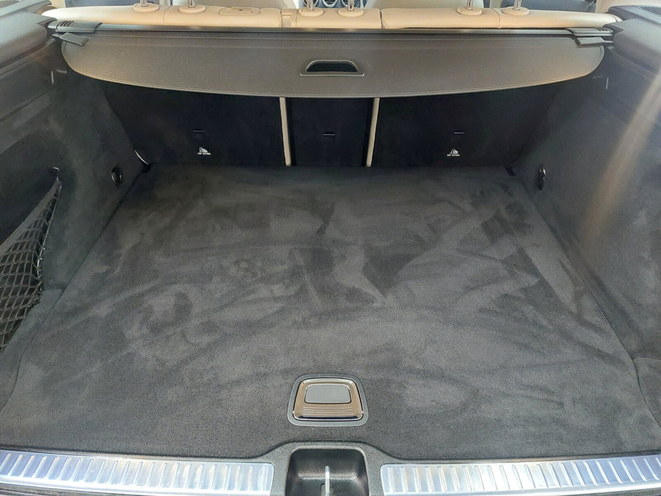 2019 Mercedes-Benz GLC Class - image 11