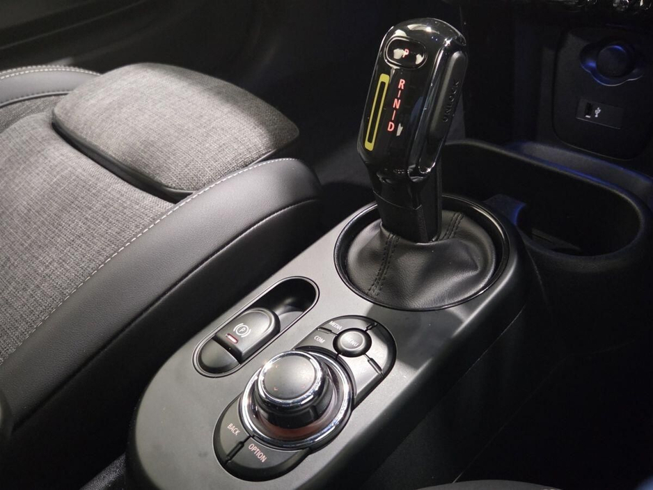 2022 MINI Hatch - image 10