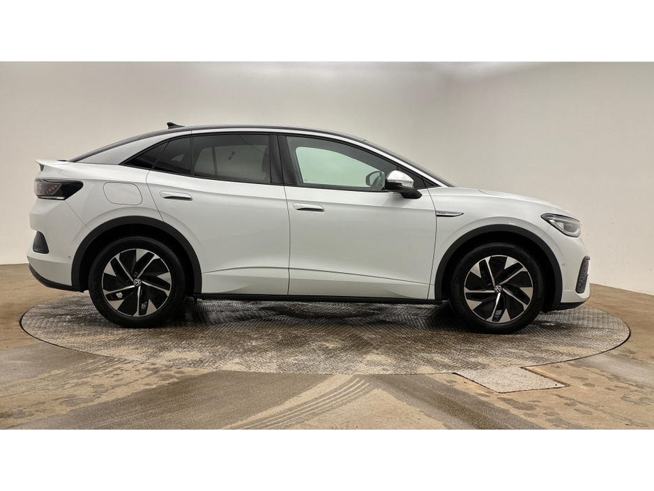 2023 Volkswagen ID.5 - image 3