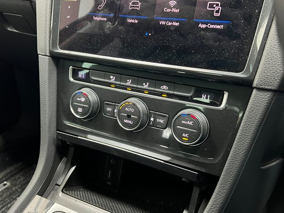 2020 Volkswagen Golf - image 28