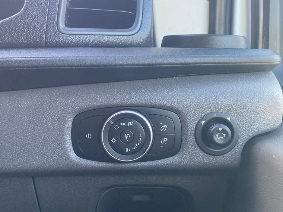 2022 Ford Transit - image 23