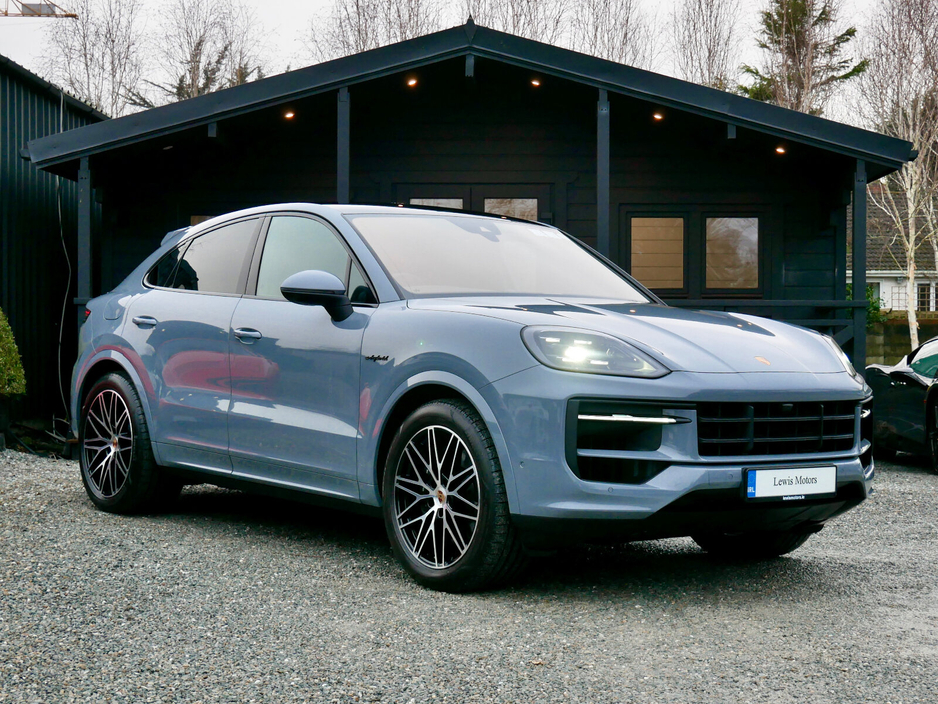 2025 Porsche Cayenne Cayenne E-Hybrid Coup&eacute; €123,950