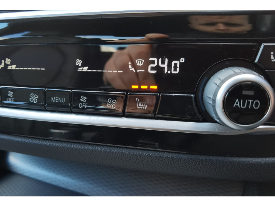 2017 BMW 5 Series - image 15