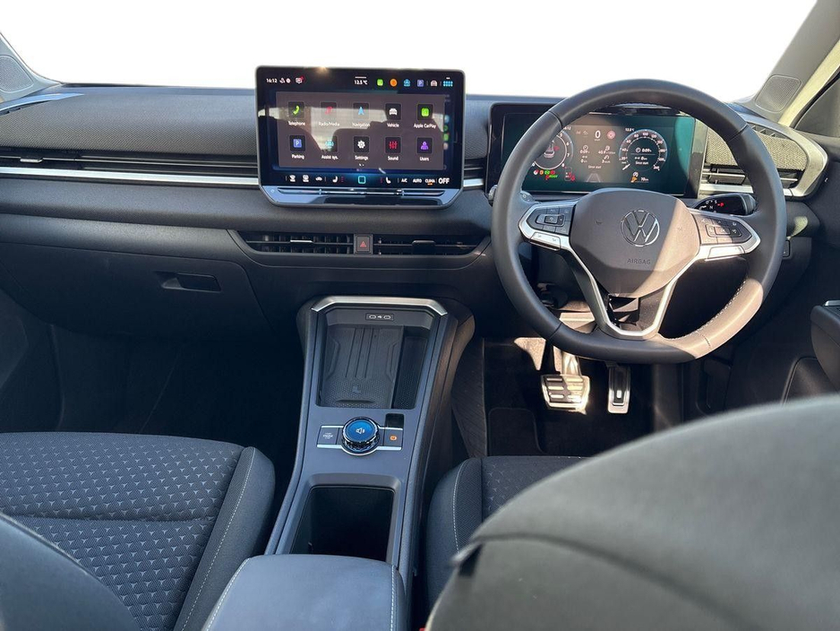 2026 Volkswagen T-Roc - image 8