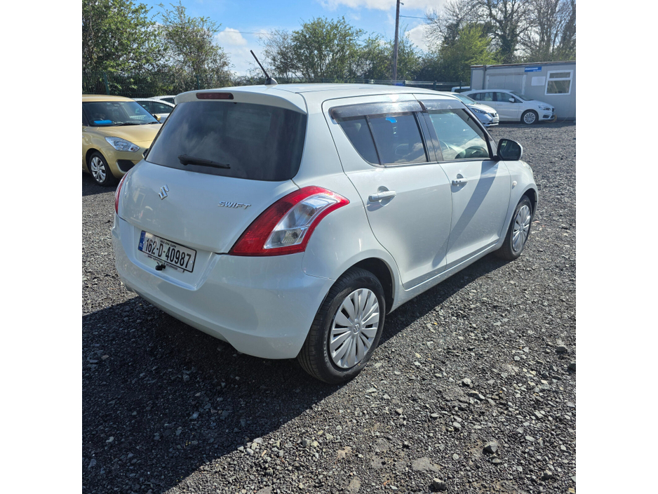 2016 Suzuki Swift - image 8